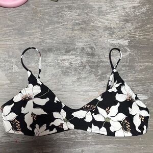 volcom XL swim top NWT